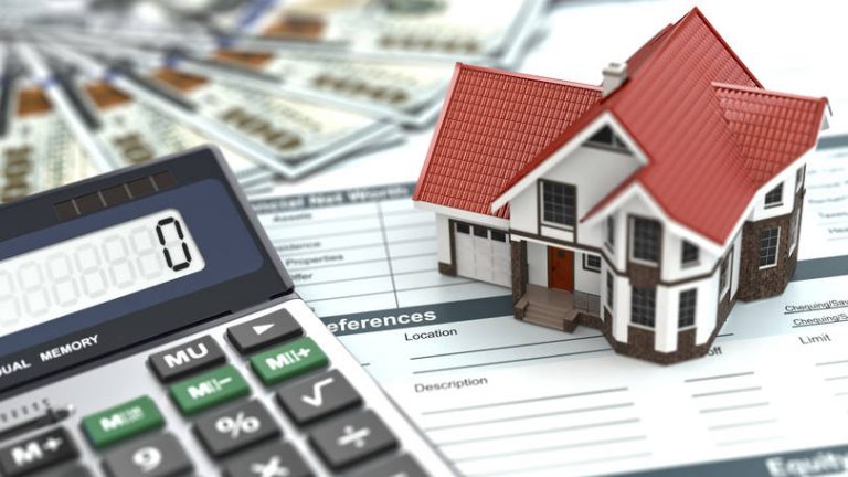 Casa-em-miniatura-e-calculadora-768x432.jpg (768×432)